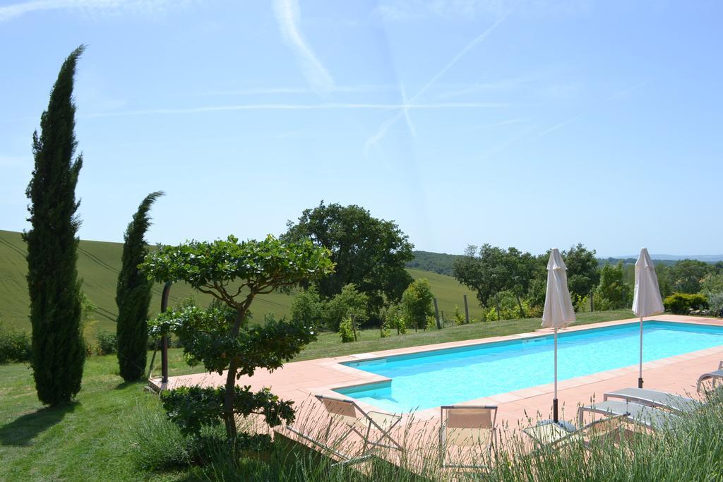 Au Mas Des Calmettes Bed and Breakfast Parisot  Esterno foto