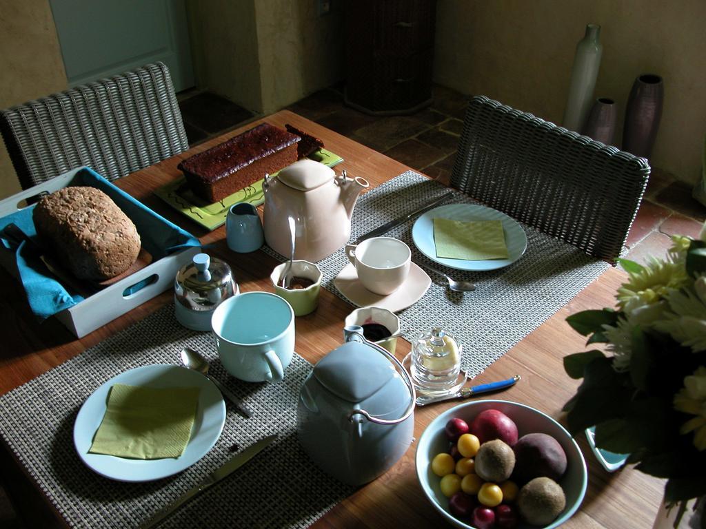 Au Mas Des Calmettes Bed and Breakfast Parisot  Esterno foto