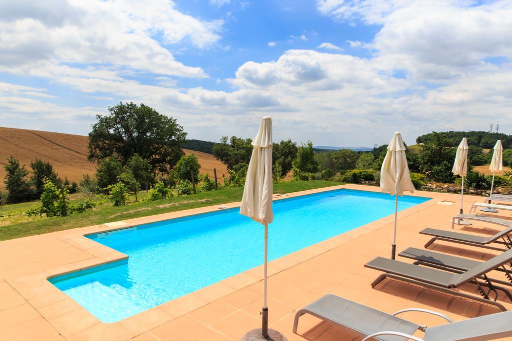 Au Mas Des Calmettes Bed and Breakfast Parisot  Esterno foto