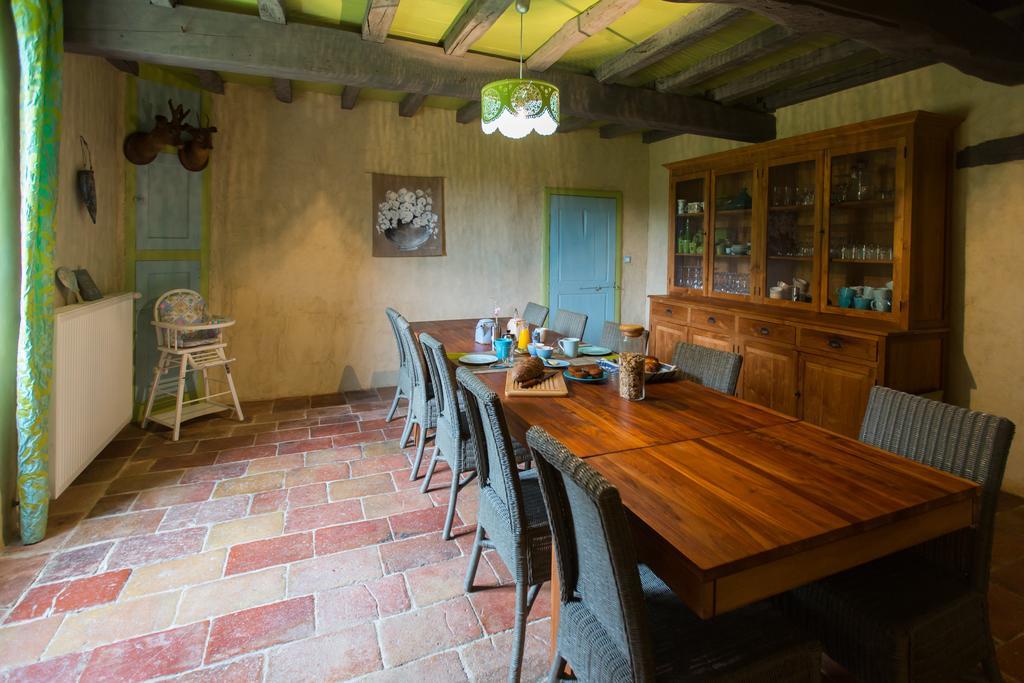 Au Mas Des Calmettes Bed and Breakfast Parisot  Esterno foto