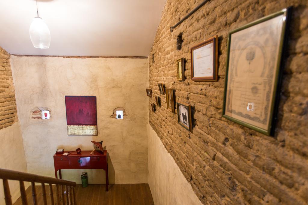 Au Mas Des Calmettes Bed and Breakfast Parisot  Esterno foto