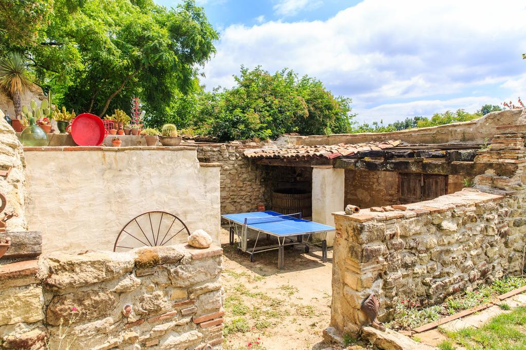 Au Mas Des Calmettes Bed and Breakfast Parisot  Esterno foto