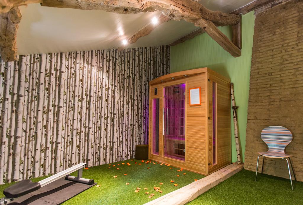 Au Mas Des Calmettes Bed and Breakfast Parisot  Esterno foto