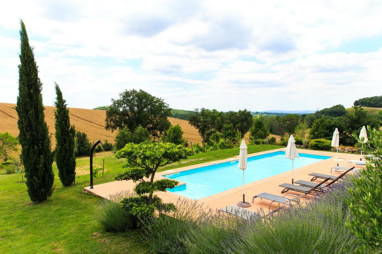 Au Mas Des Calmettes Bed and Breakfast Parisot  Esterno foto